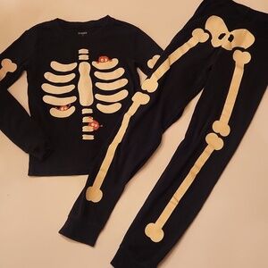Gymboree Halloween Skeleton Bones Glow in the Dark Pajama Set 10